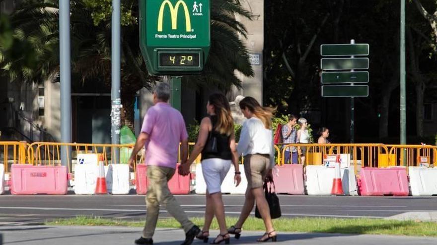 Los servicios de urgencias aragoneses atendieron a 88 personas en junio y julio por el calor