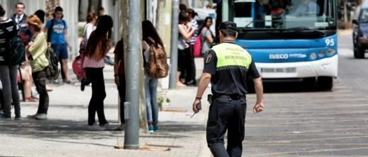 Una imagen de uno de los autobuses que realiza transportes escolares