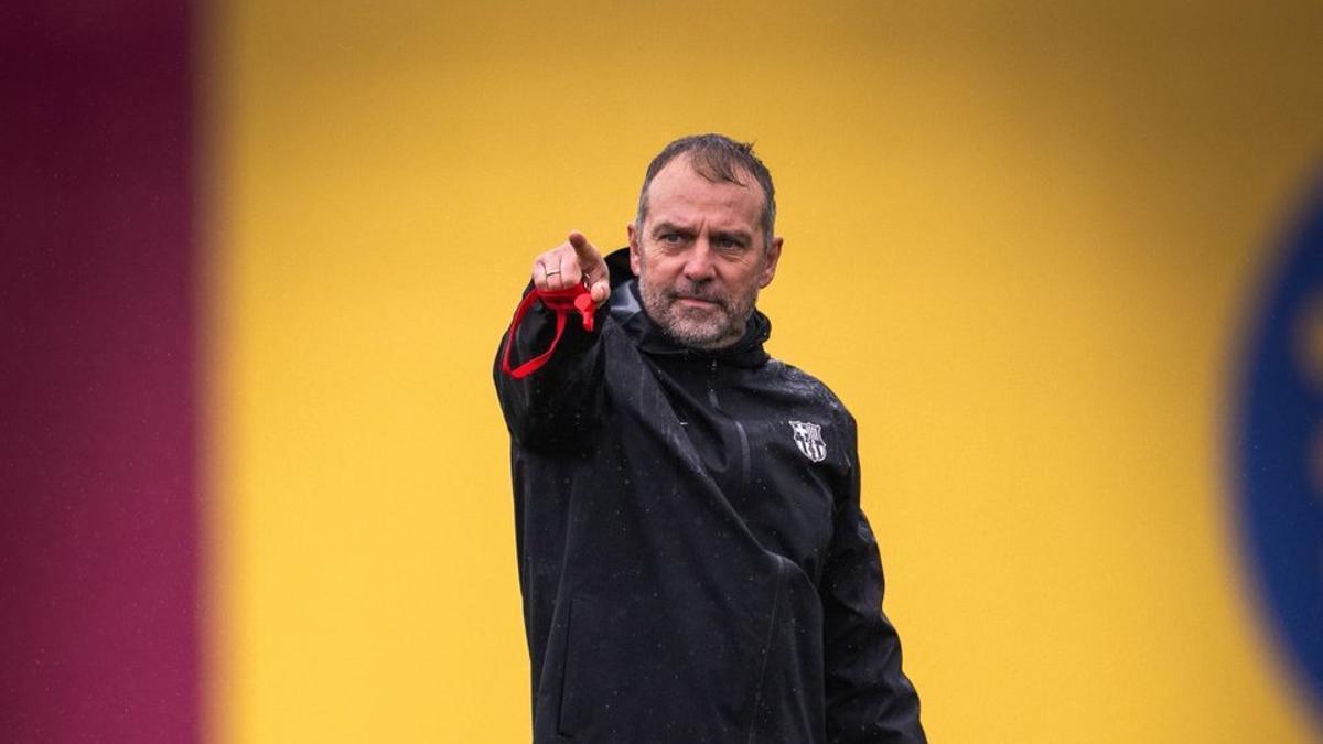 Flick, en un entrenamiento con el Barça en la ciudad deportiva de Sant Joan Despí.