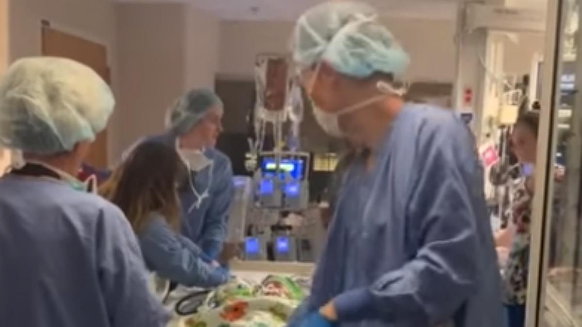 Una madre comparte el momento en que a su hija, con muerte cerebral, la llevan a cirugía de órganos