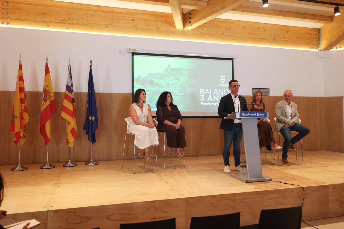 Galería: Rafael Triguero presenta el balance de tres años de mandato en el Ayuntamiento de Ibiza