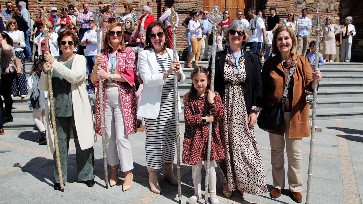 Junta directiva de la Hermandad de la Virgen de Tentudía