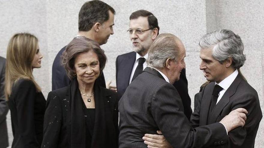 Los Reyes presiden el funeral de Estado de Suárez