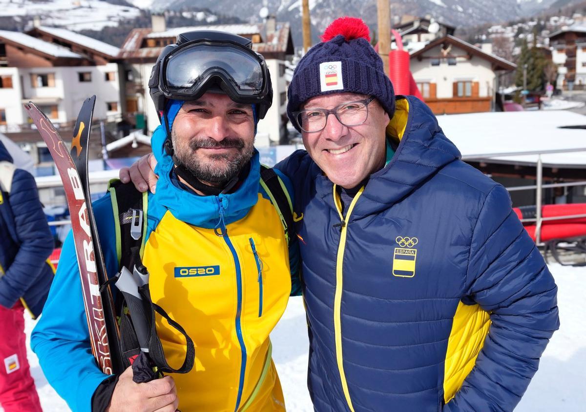 Asturias se alía en Milán-Cortina: Javier Argüelles y Marcelino Torrontegui posan juntos en la nieve.