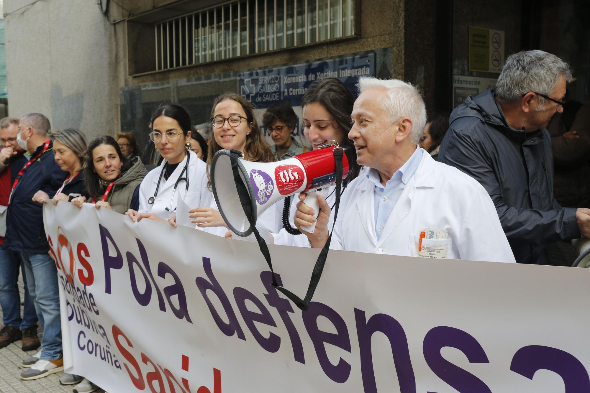 Concentración en A Coruña por el Día de la Atención Primaria