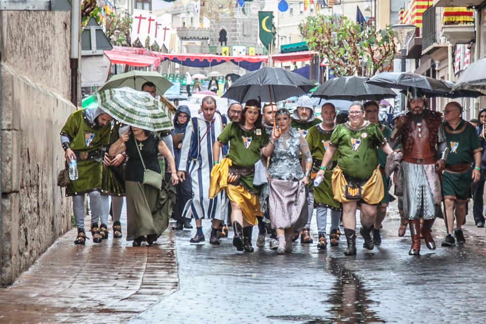 La lluvia pasa por agua las fiestas de Ibi.