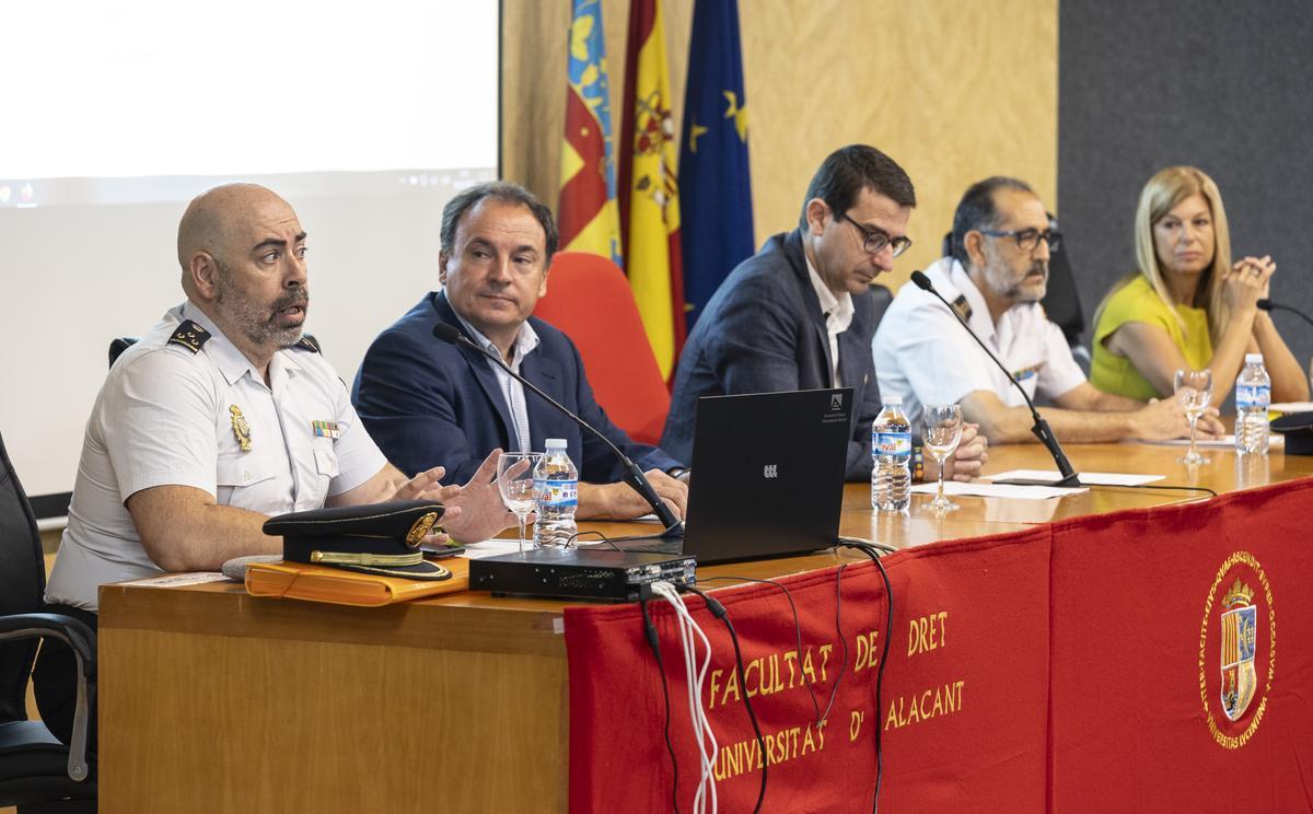 Un momento de la inauguración en la Universidad de Alicante de los cursos sobre delitos de odio.