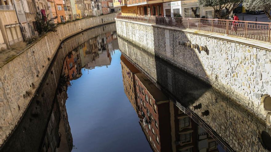 El Segura a su paso por Orihuela, prácticamente sin agua en el cauce