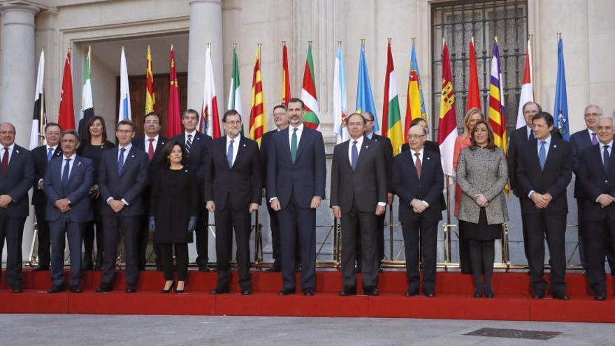 Foto de família dels participants en la Conferència de Presidents