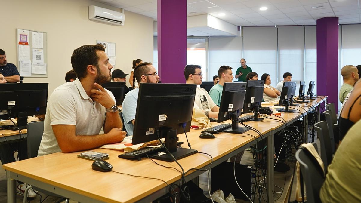 Alumnos de FP en un aula.