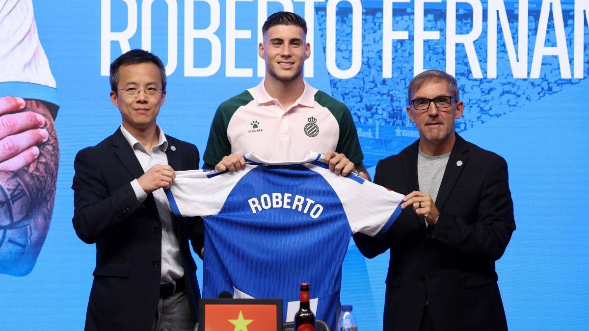 Roberto Fernández, presentado como nuevo jugador del RCD Espanyol