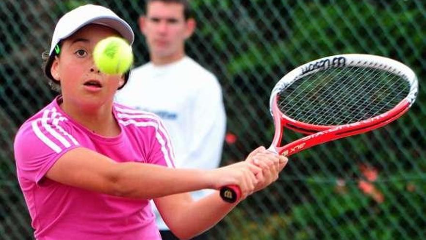 Jéssica Bouzas, durante la final alevín femenina. // Iñaki Abella