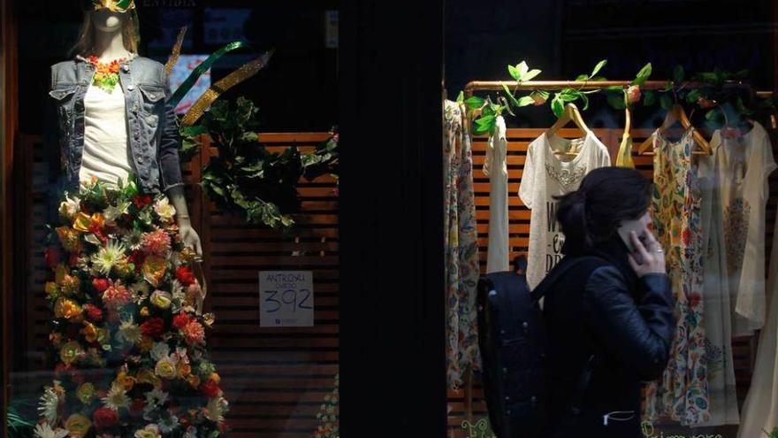 La librería Santa Teresa gana el Concurso de escaparates de Carnaval