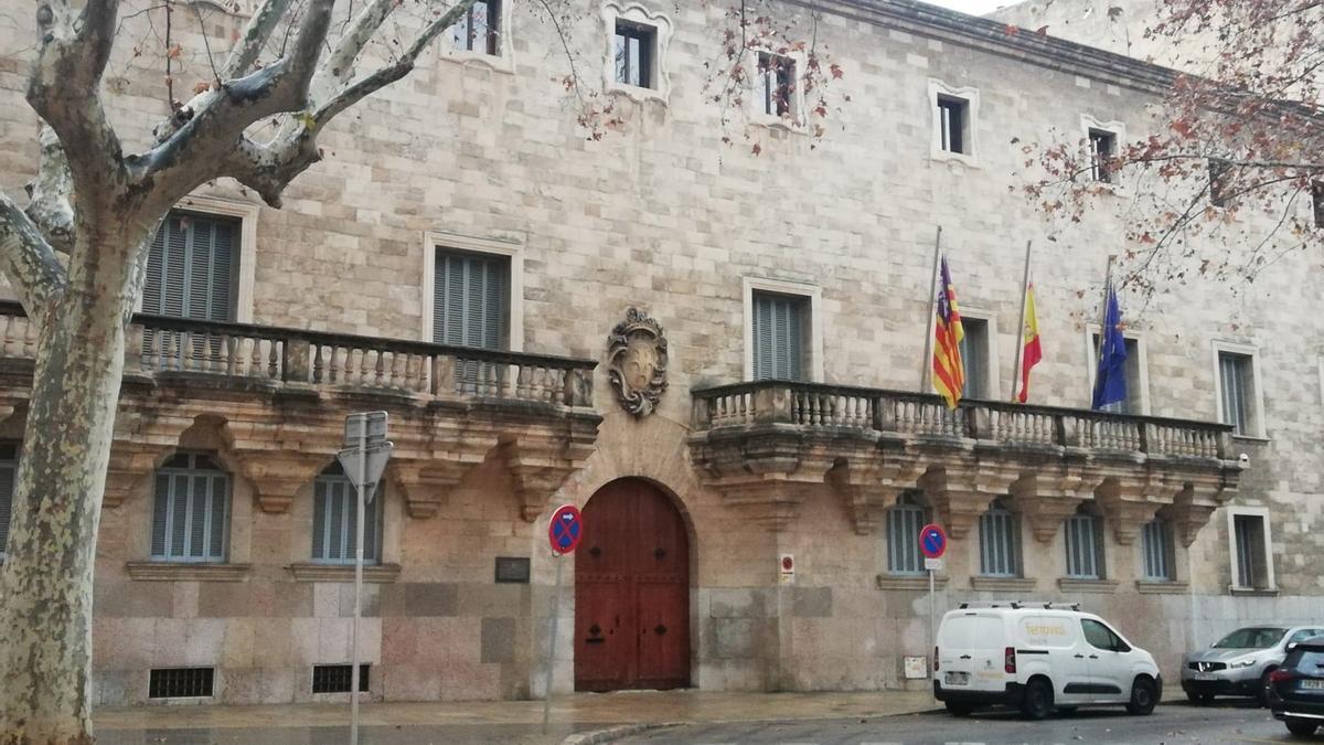 El Palacio de Justicia, sede del Tribunal Superior de Justicia de Baleares (TSJIB) y la Audiencia Provincial, en la plaza Weyler de Palma.