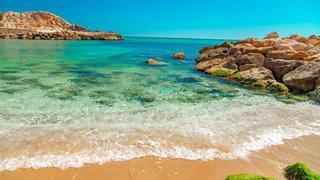 Cinco playas para estar solo en València: Desconexión total en verano