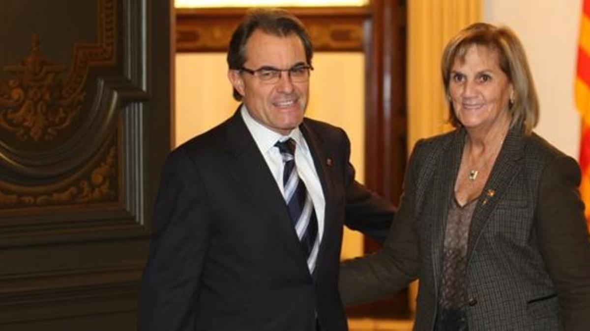 El presidente de la Generalitat, Artur Mas, y la presidenta del Parlament Núria de Gispert, el pasado 18 de diciembre, en la Cámara. JULIO CARBÓ