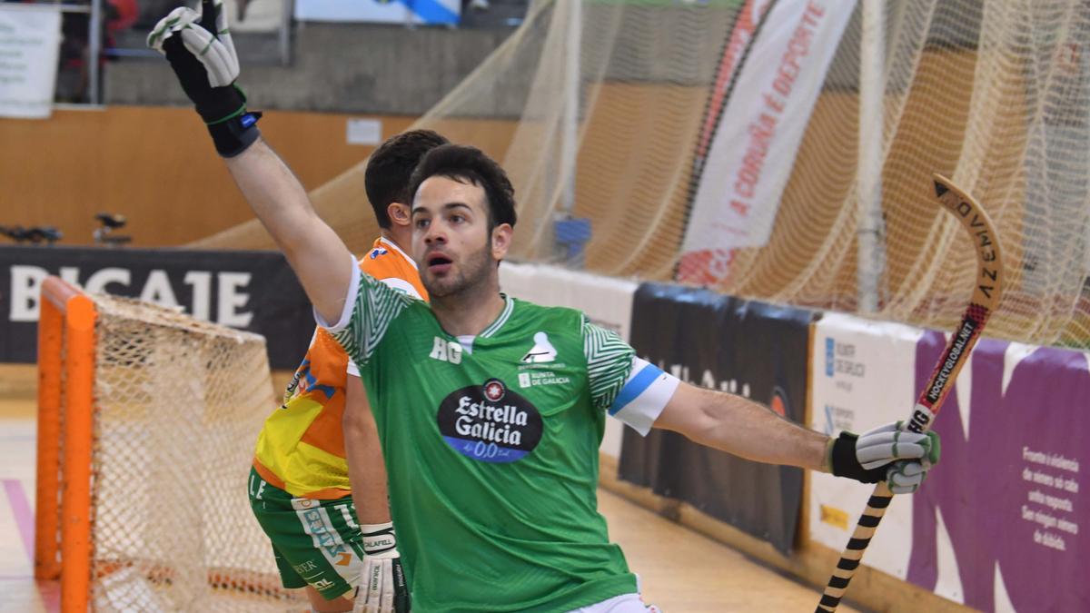 David Torres celebra uno de los goles anotados frente al Calafell.