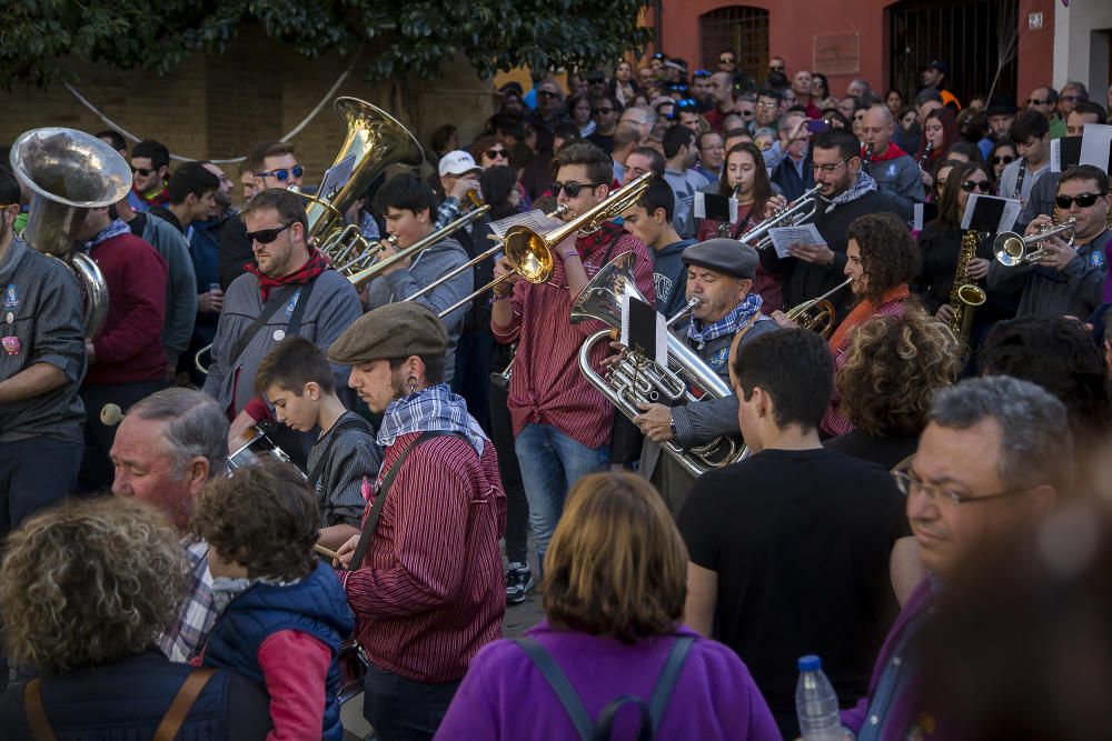 Relleu conmemora Sant Antoni reviviendo la matanza del cerdo