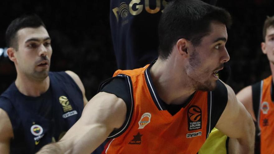 El campeón impone la ley del más fuerte en la Fonteta