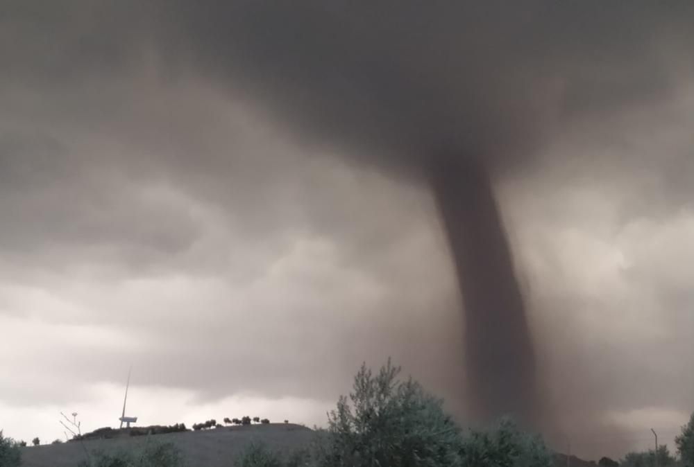 Un tornado atraviesa Campillos