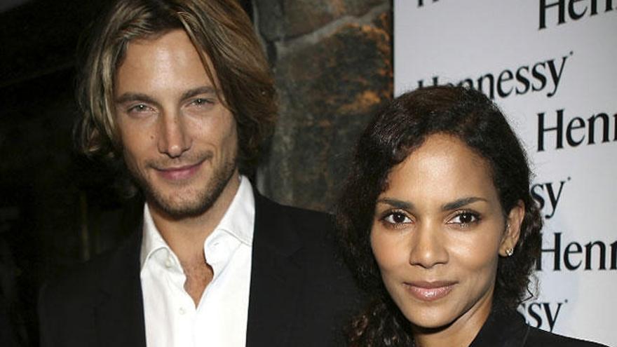 Halle Berry y Gabriel Aubry cuando eran pareja.