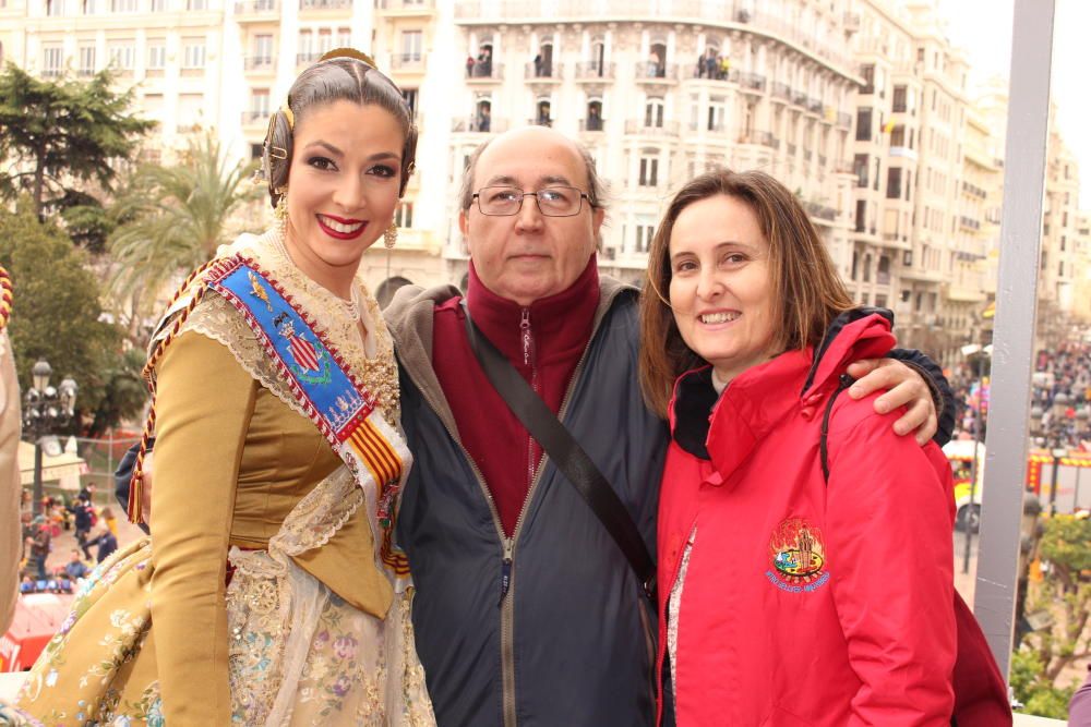 María Urios con sus padres