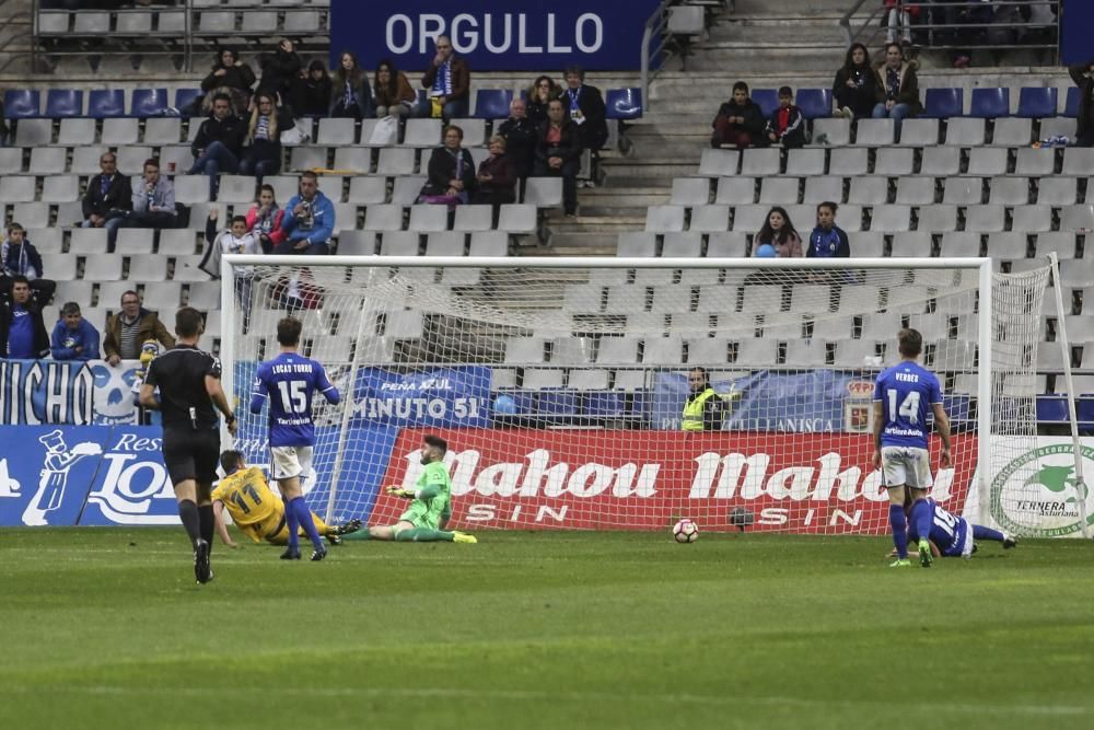El partido entre el Real Oviedo y el Alcorcón, en imágenes