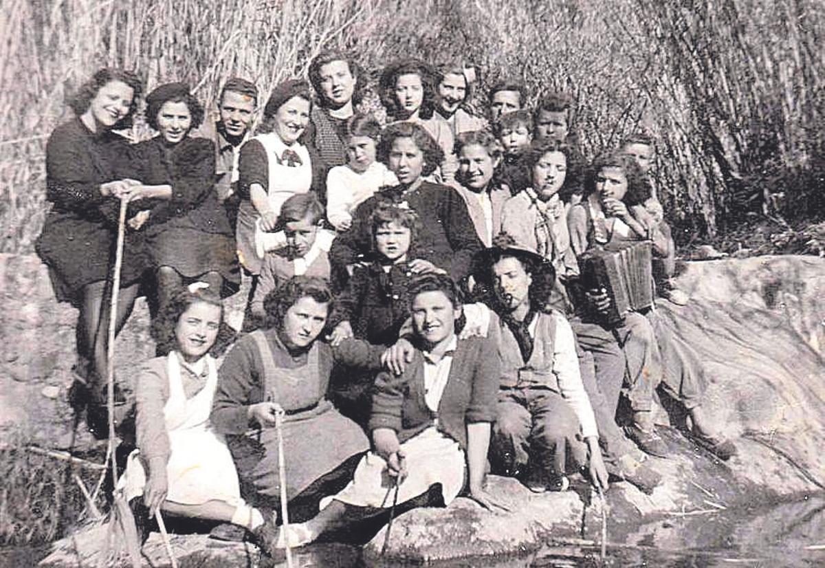 La elaboración del libro ha contado con la colaboración de multitud de particulares