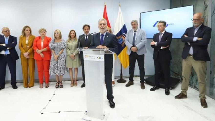 Ángel Víctor Torres, presidente en funciones del Gobierno de Canarias, inauguró el pasado martes las nuevas infraestructuras parlamentarias. | | E.D.