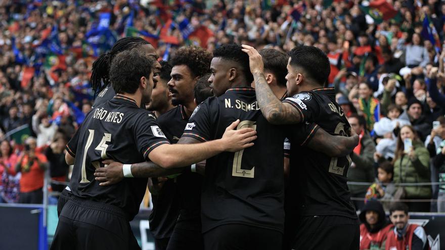 Los jugadores de Portugal celebran uno de los nueve goles ante Armenia. |  Manuel Fernando Araujo