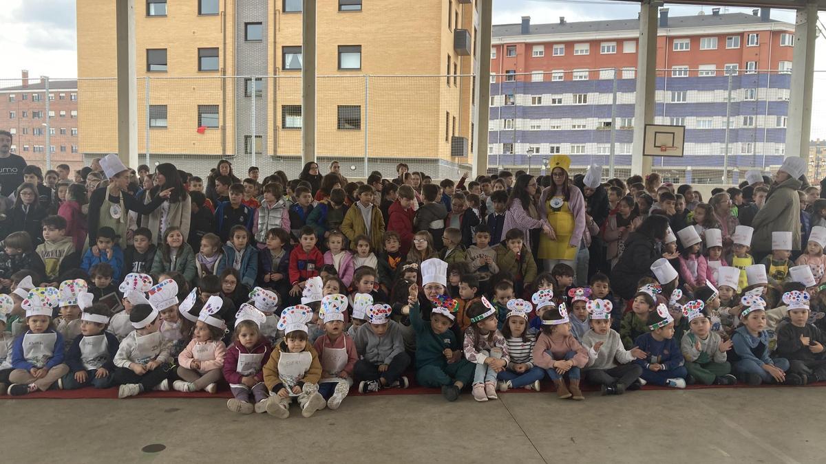 Romería en el colegio Poeta Ángel González para cerrar las Jornadas Culturales