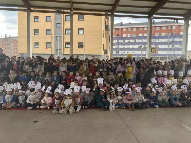 Romería en el colegio Poeta Ángel González para cerrar las Jornadas Culturales
