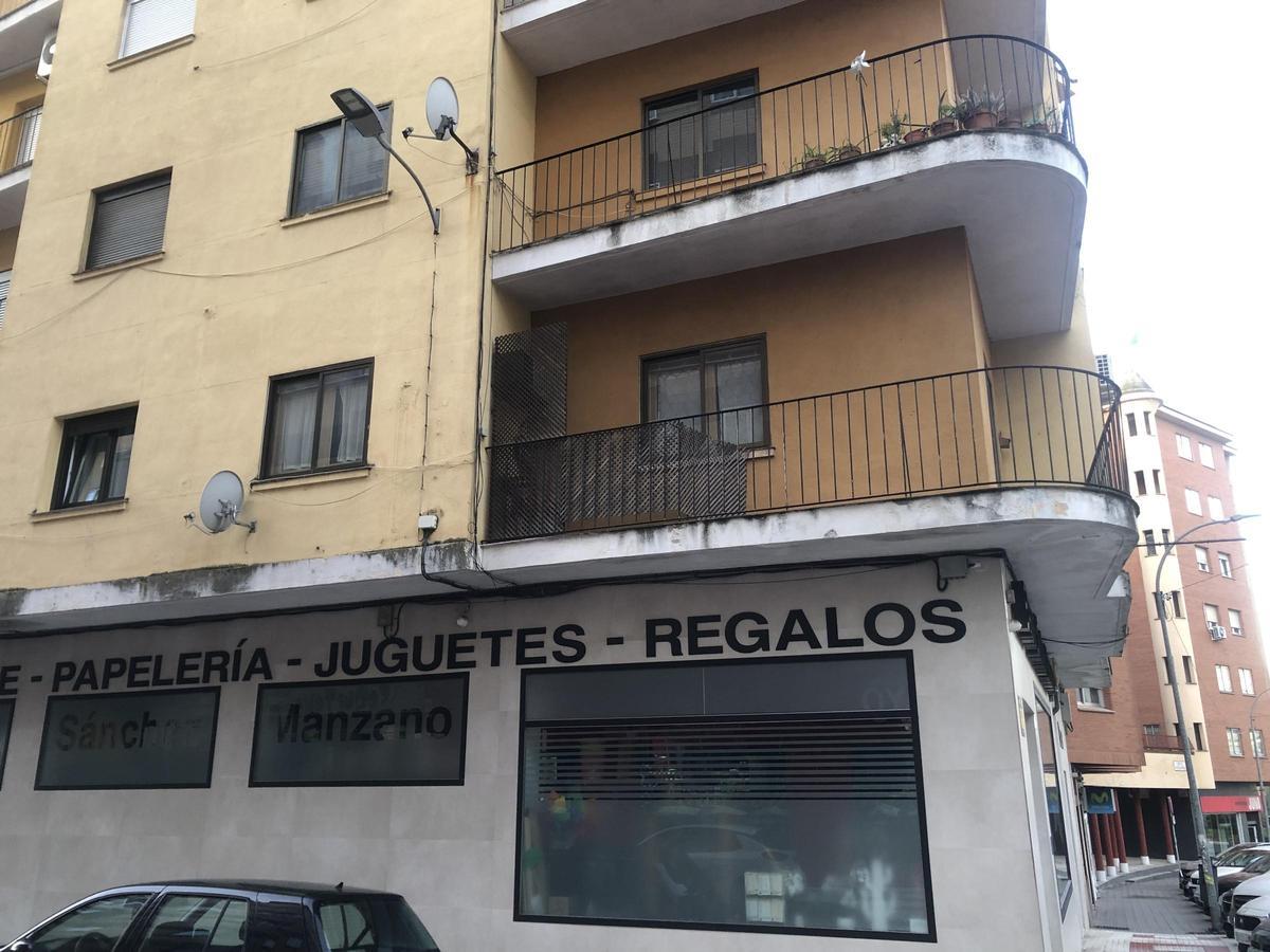 Fotogalería | La calle Salamanca, de Pinturas Mayo al Tambo