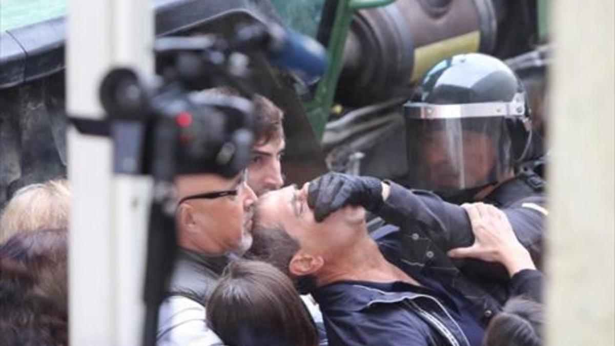 Agresiones en el pabellón de Sant Julià de Ramis, ayer.