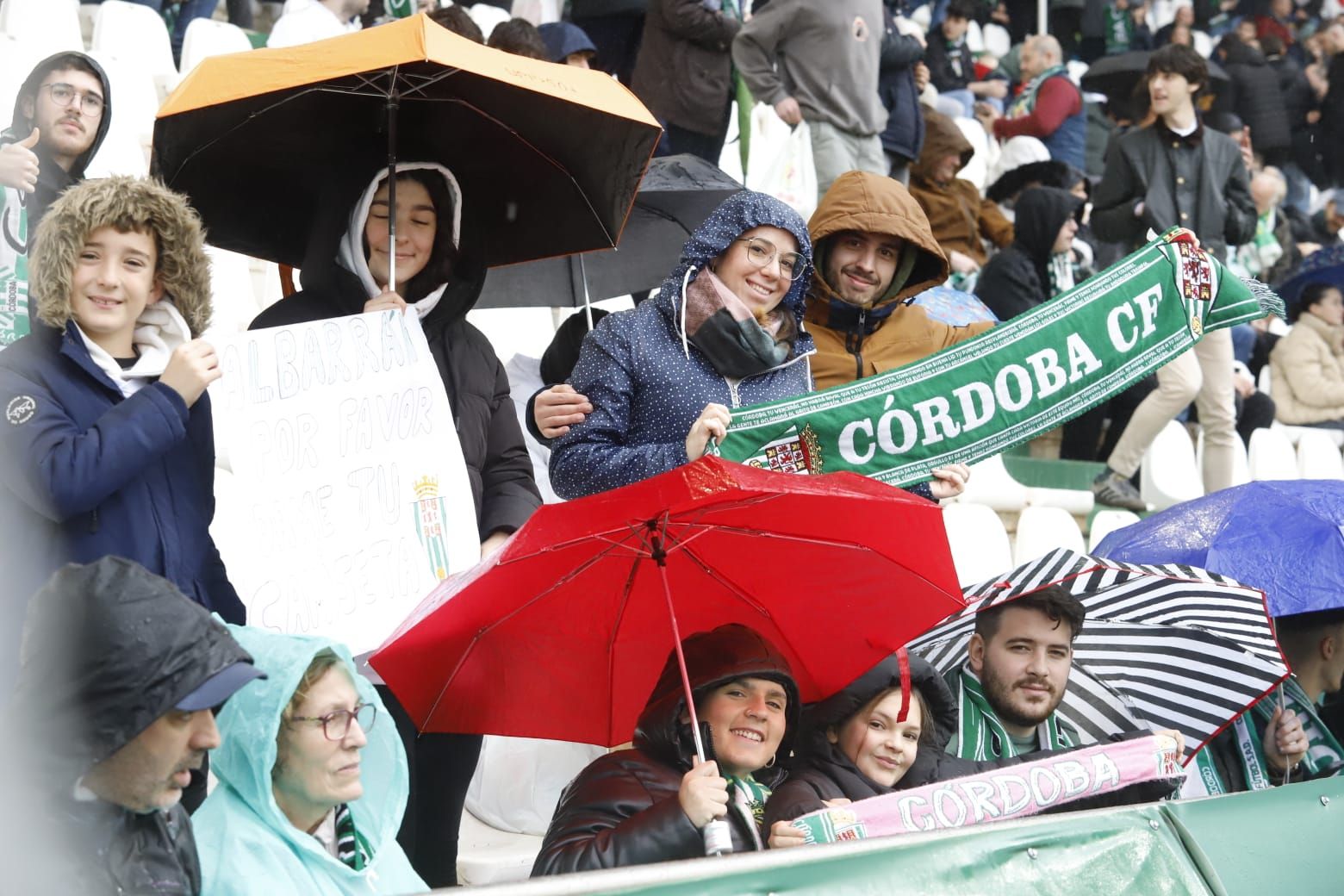 Córdoba CF-Racing de Santander | Las imágenes de la afición blanquiverde en El Arcángel