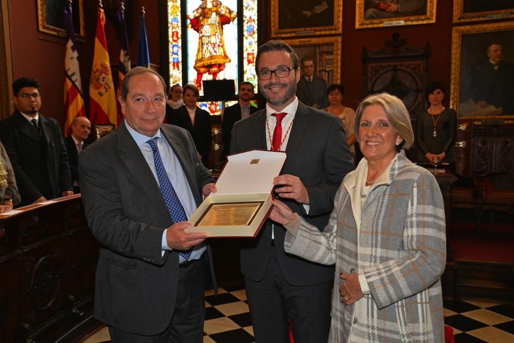 Entrega de las medallas de Oro y nombramiento de hijo ilustre de Palma