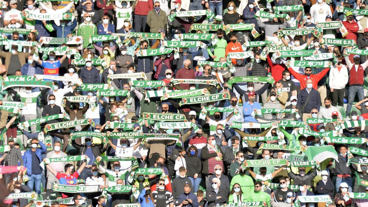 La afición del Elche, este pasado domingo en los prolegómenos del encuentro ante la Real Sociedad en el Martínez Valero