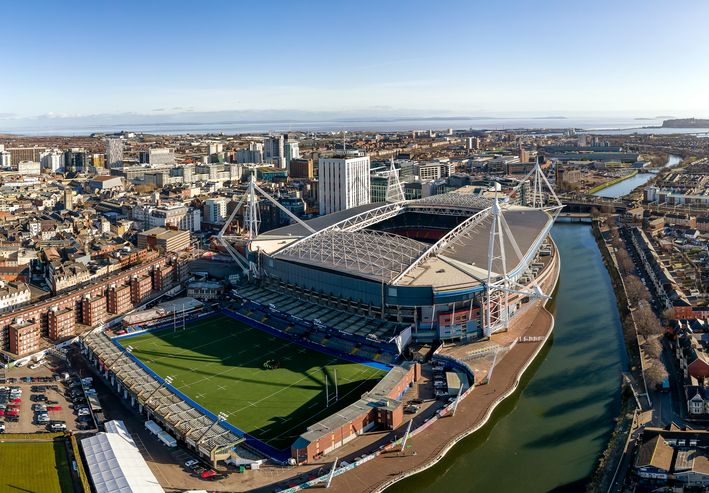 El Millennium Stadium es uno de los más modernos del Reino Unido y hogar del rugby galés.