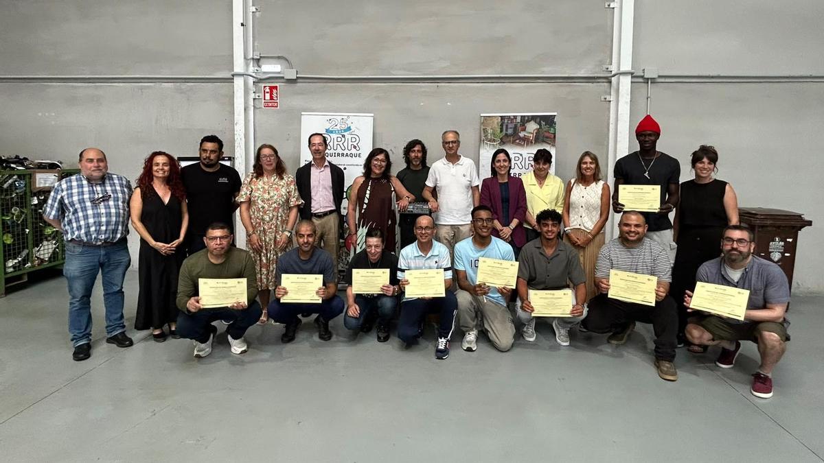 EN IMÁGENES: El pionero taller de Riquirraque en Castrillón celebra su primera promoción de graduados