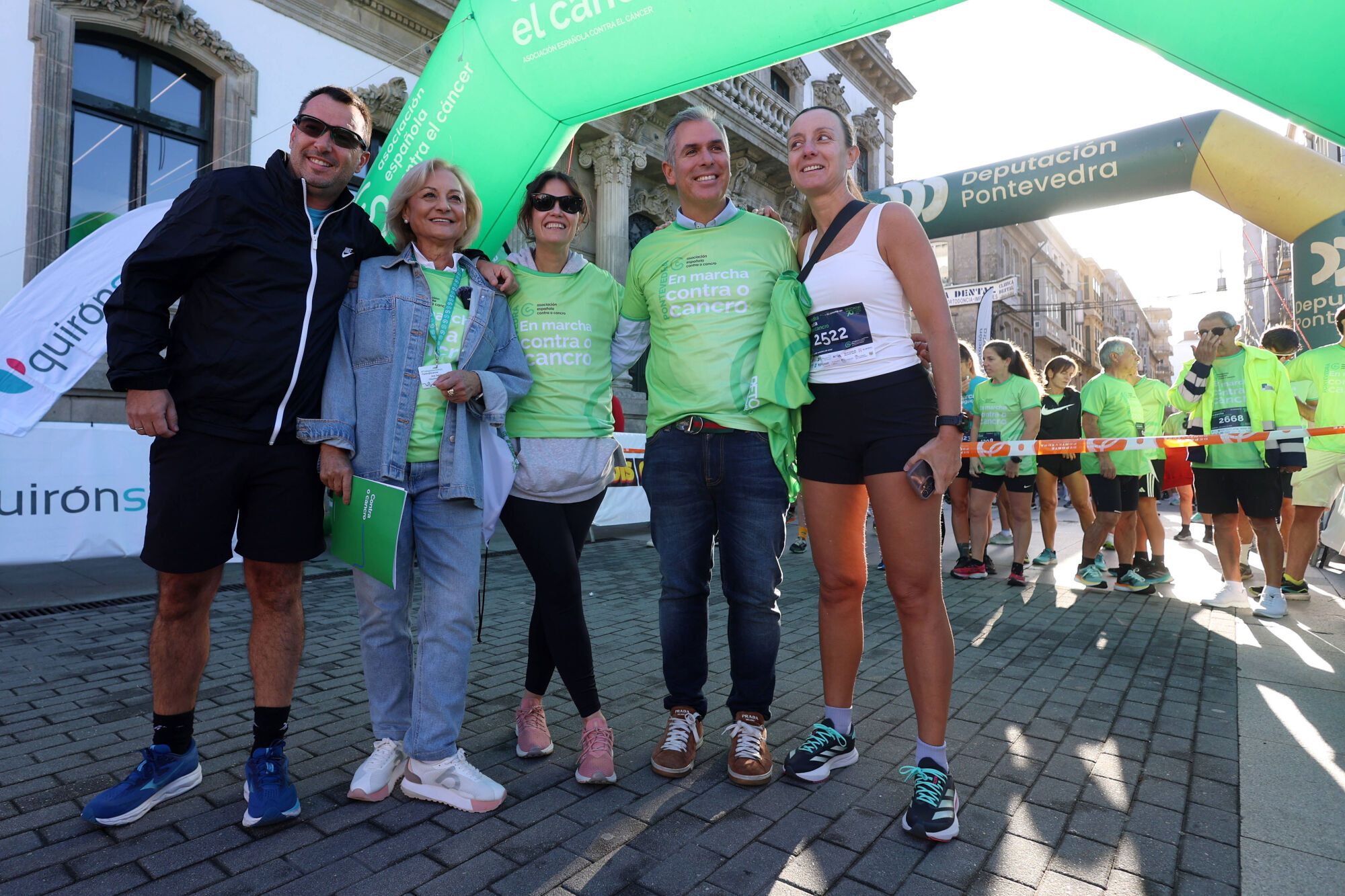 Dos mil setecientos participantes convirtieron la Marcha contra el cáncer de Pontevedra en la más multitudinaria de Galicia