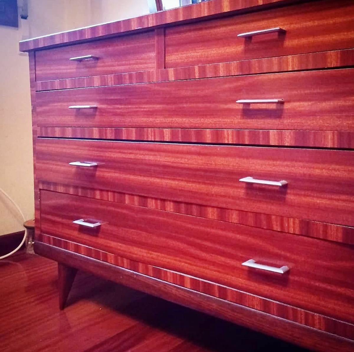 PIEZAS DE DORMITORIO MIDCENTURY DE JOSÉ MÍGUEZ CARPINTERO DE CESANTES