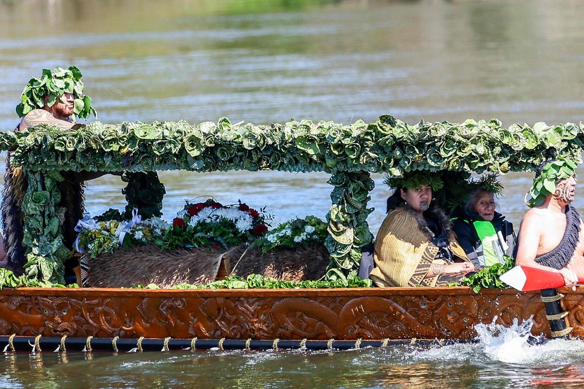 Los maorís de Nueva Zelanda nombran a una mujer de 27 años reina de los indígenas