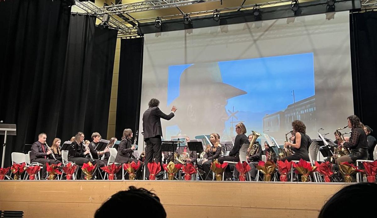 La banda de música ofreció un recorrido por pasodobles, bandas sonoras y villancicos.