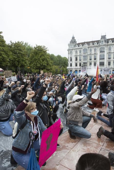 Concentración antirracista en Oviedo