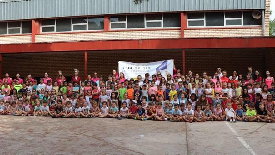 Las escuelas de verano de Rafelbunyol dicen basta a la violencia