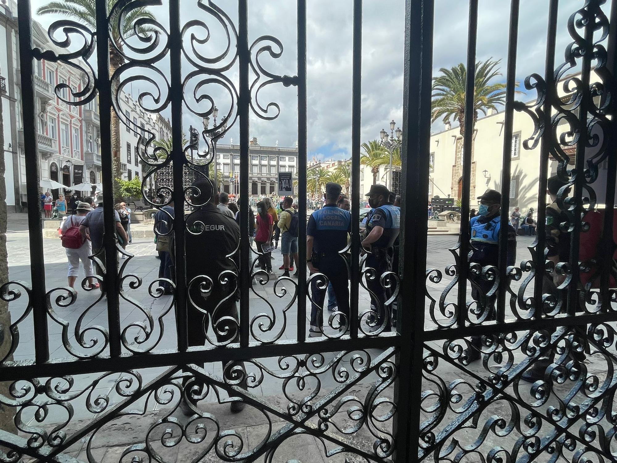 Seguidores del padre Báez piden en Santa Ana la libertad para el sacerdote a grito de "fariseos"