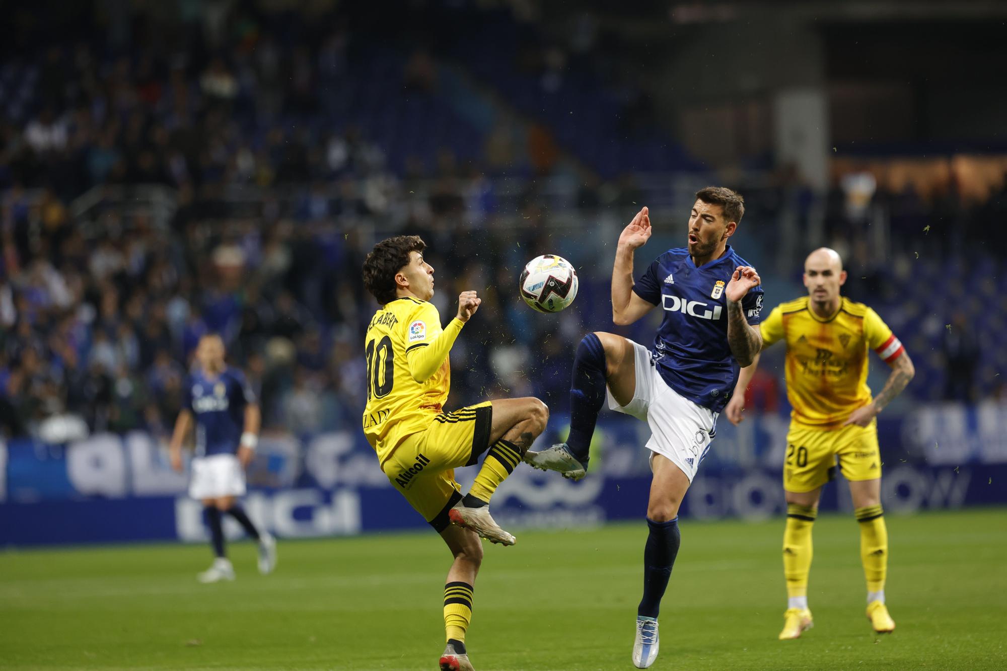 EN IMÁGENES: El Oviedo gana en casa por 1-0 frente al Mirandés