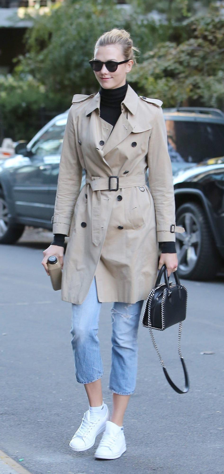 Street Style Vigo. Camisa blanca con bolsillo de animal print