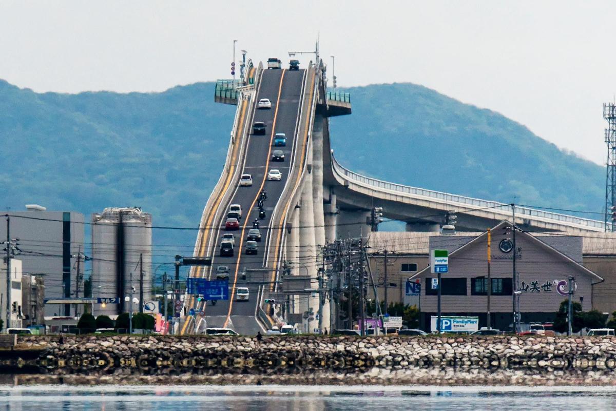 Eshima Ohashi, Japón