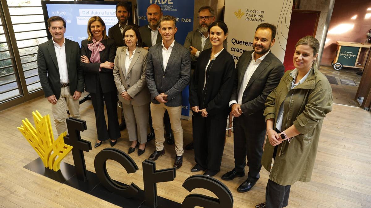 Por la izquierda, Rafa Permuy, Eva Pando, Pedro Lopez Martinez, Leticia Bilbao, Alfonso Roquero, Armando Sirgo, Mauro Rodríguez, Ana Ferran Torres, Santiago Lanza y  Patricia Fernández Pérez.